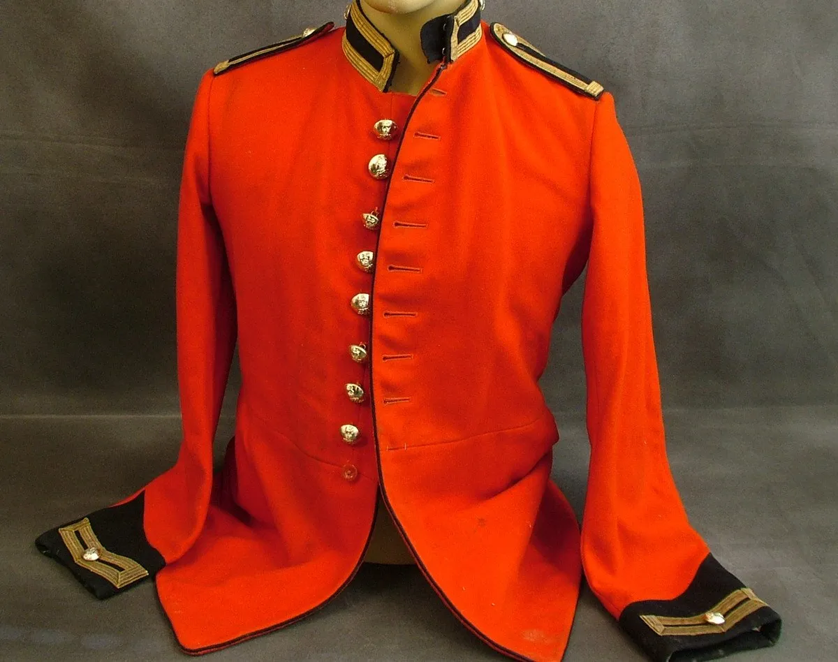 British Household Cavalry Uniform Life Guards: Two Piece Set (Grade 1)