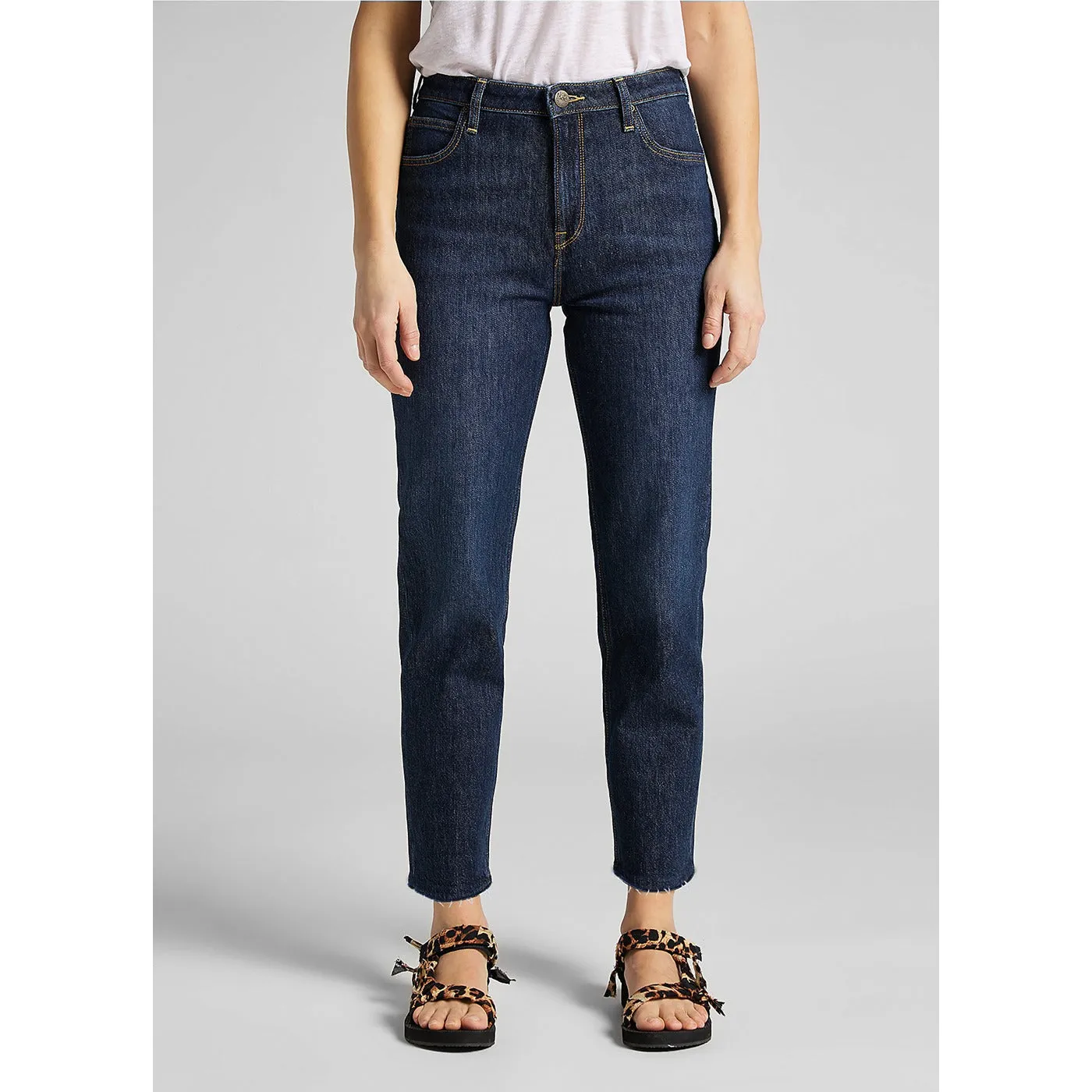 Rinse Wash Straight Frayed Hem Jeans